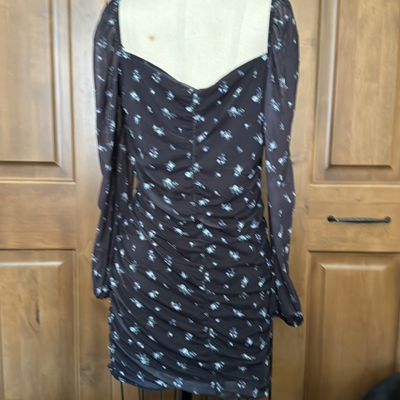 H & M BLACK FLORAL DRESS - Picture 3 of 5